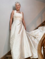 Marilyse trouwjurk – 100% zijde – maat 38 – professionele reiniging
