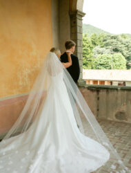 Strapless satijnen trouwjurk van Pronovias