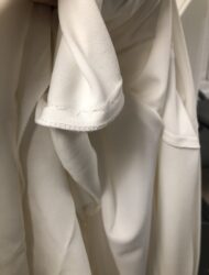 Mooie elegante eenvoudige bruidsjurk