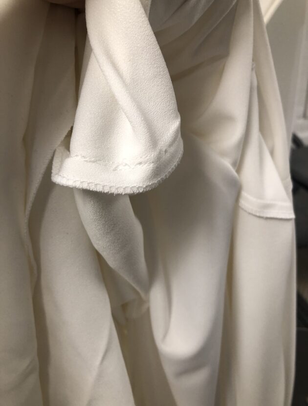 Mooie elegante eenvoudige bruidsjurk