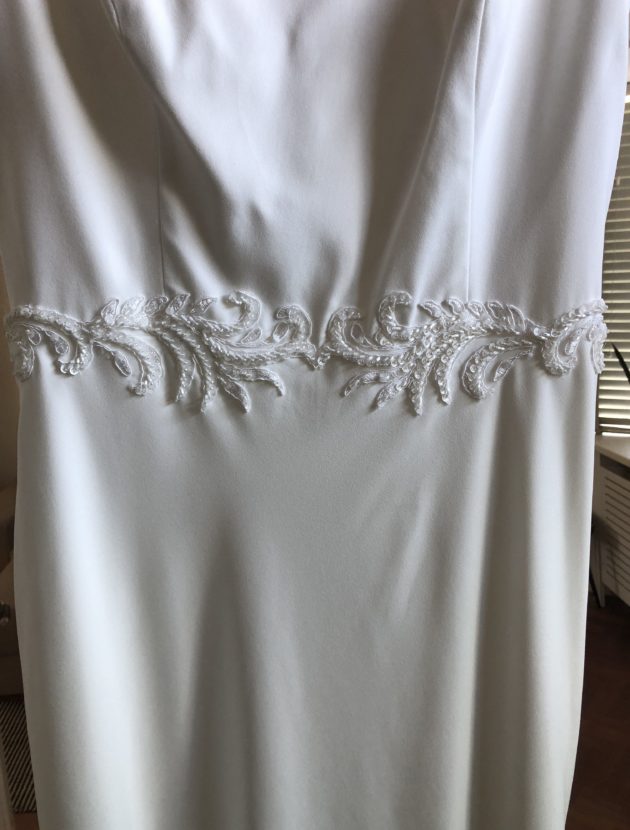 Mooie elegante eenvoudige bruidsjurk