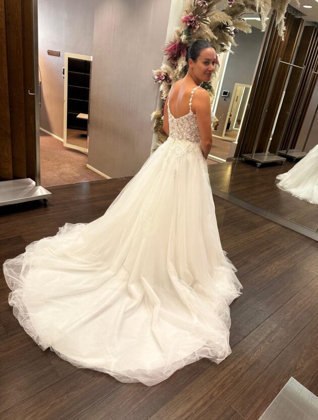 Splinternieuwe Ladybird bruidsjurk.