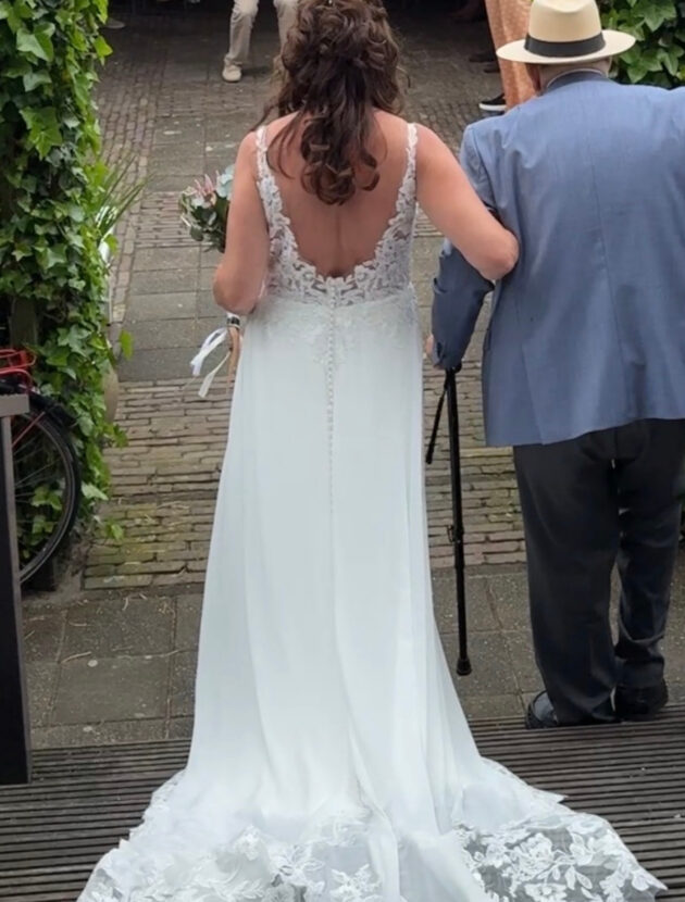 Lillian West 66240 – bohemian A-lijn trouwjurk met illusion hals, 4 uur gedragen