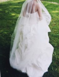 Prachtige trouwjurk met mooie details, topje los van rok.