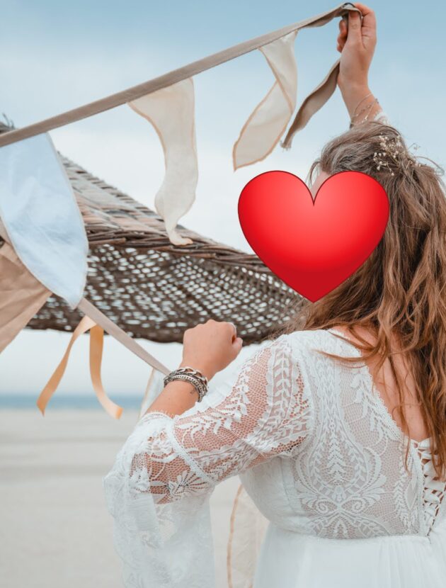 Bohemian witte bruidsjurk met kanten mouwen maat 44