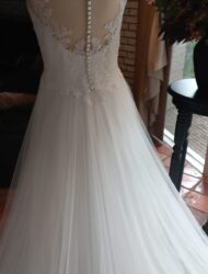 Modeca lichte kanten top trouwjurk