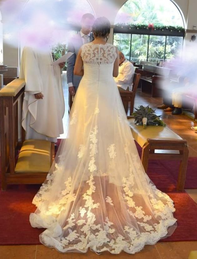 Bijzonder kanten trouwjurk Pronovias A-lijn