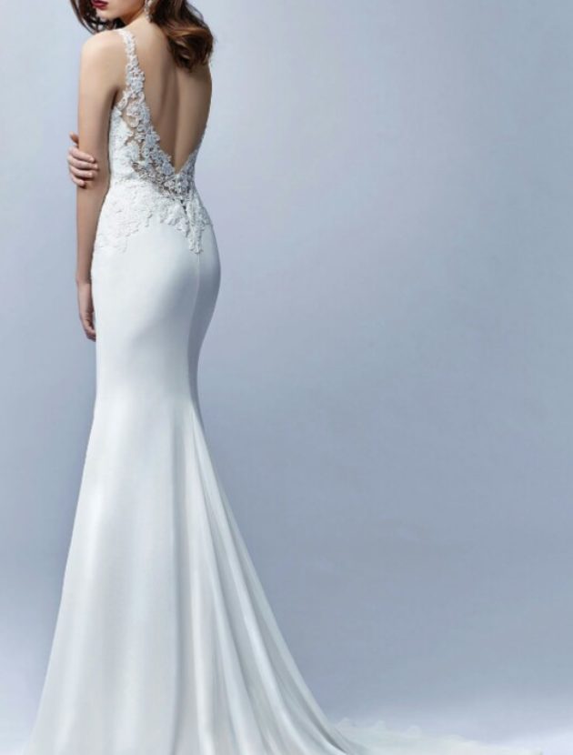 Mooie Trouwjurk van Beautiful by Enzoani maat 40/42