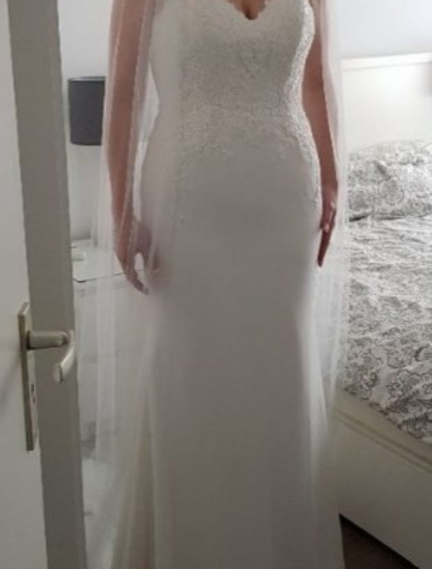 Mooie Trouwjurk van Beautiful by Enzoani maat 40/42