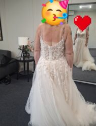Trouwjurk van kant in peach – Helemaal nieuw!