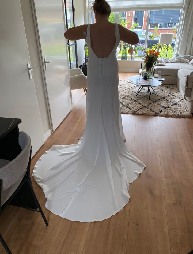 Nieuwe NIET VERMAAKT trouwjurk van Luna Novias