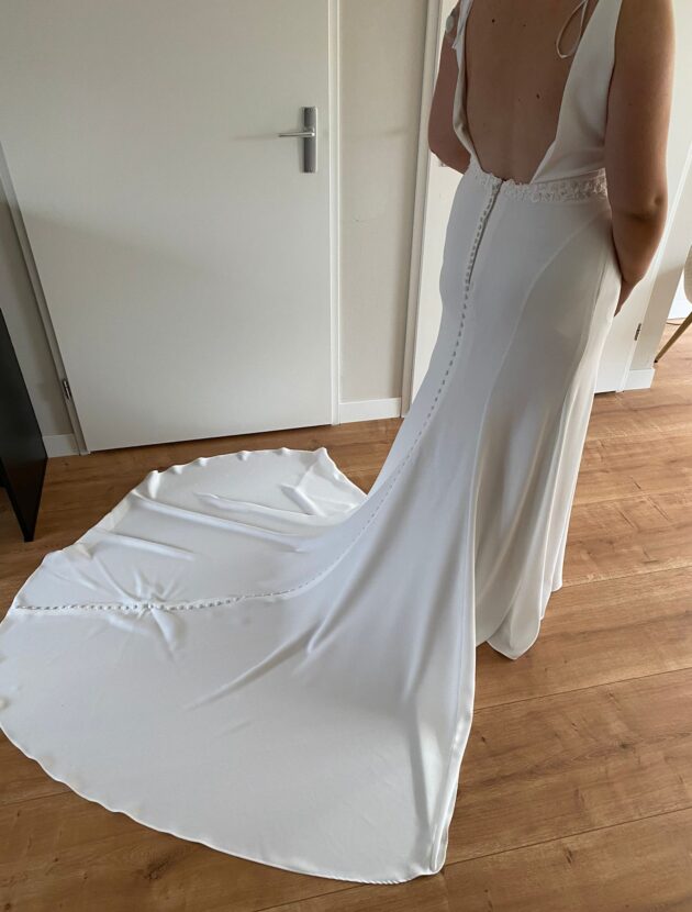 Nieuwe NIET VERMAAKT trouwjurk van Luna Novias