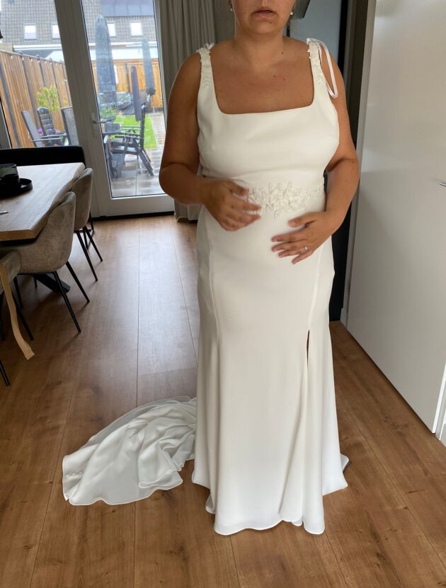 Nieuwe NIET VERMAAKT trouwjurk van Luna Novias