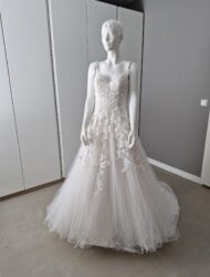 Prinses jurk van kant met lage rug